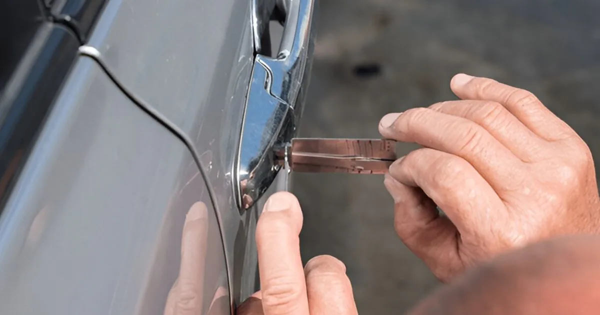 Tips To Save On Replacement Costs car door handle