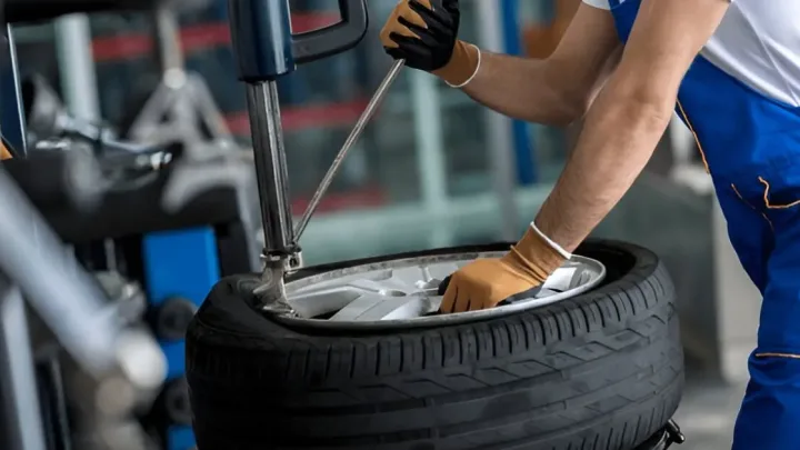 How Much Does It Cost to Replace Car Rims: Unveiled Savings!