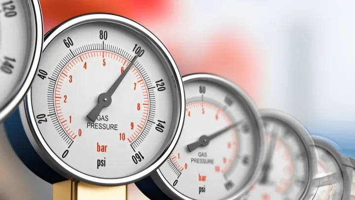 Oil Pressure Gauge Essentials: Must-Know Tips for Drivers